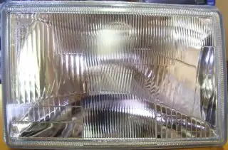 Přední světlo pravé