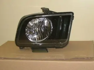 Přední světlo pravé