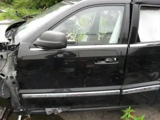 Boční okno - levé přední dveře