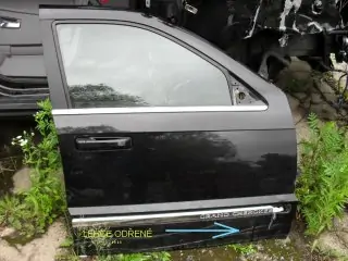 Boční okno - pravé přední dveře