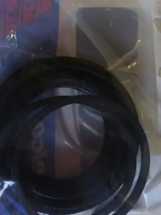 Gumičky pístku brzdiče přední 