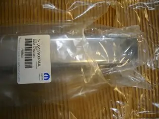 2005 - 10 JEEP GRAND CHEROKEE - lišta zadního nárazníku