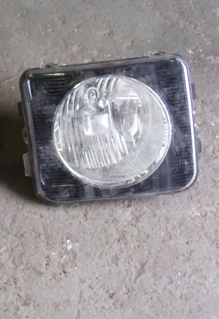 Přední světlo  levé