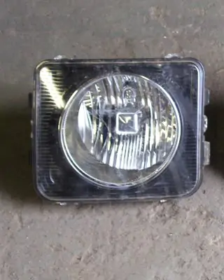 Přední světlo  pravé