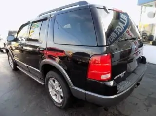 Boční okno - levé zadní dveře Explorer