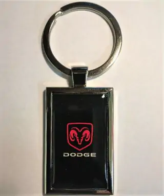 Přívěsek na klíče Dodge