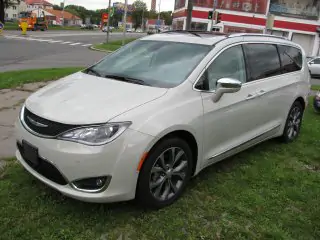 2017 - 22  Chrysler Pacifica -Čelní okno