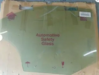 1995 - 99 DODGE NEON - pravé zadní okno