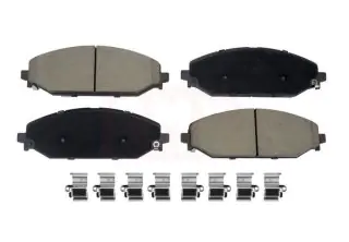 Brzdové destičky  -  přední sada