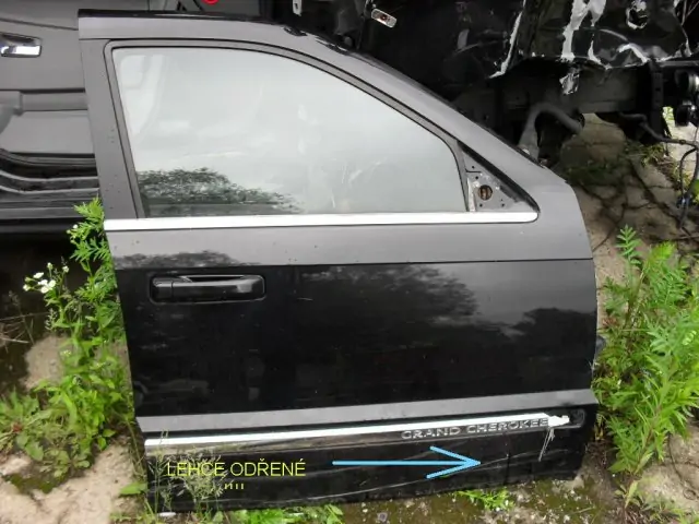 Boční okno - pravé přední dveře