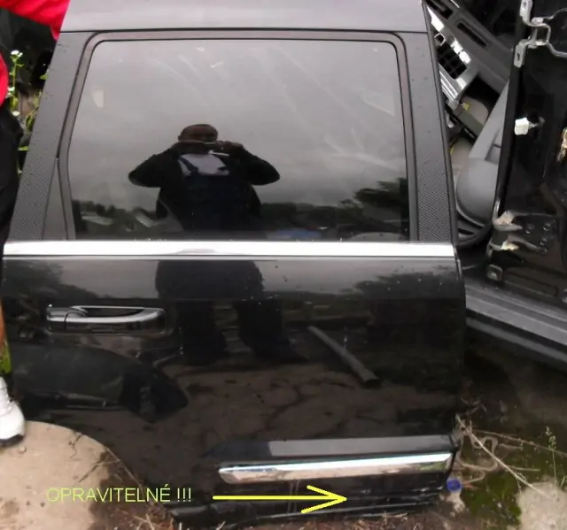 Boční okno - pravé zadní dveře