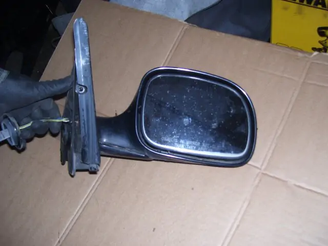 Zrcátko zpětné pravé