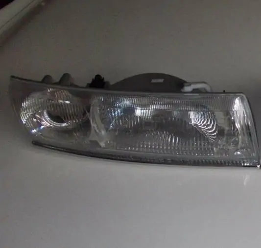 Přední světlo levé