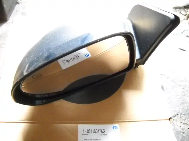 Zrcátko zpětné levé