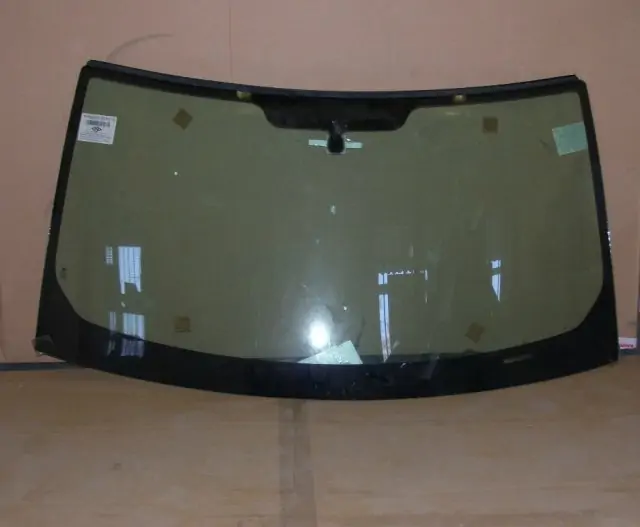 2005 - 11  LAND ROVER DISCOVERY - čelní okno