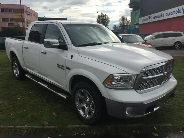 2013 - 18  RAM 1500 . 2500 , 3500  2019- 23  RAM 1500 CLASSIC  -Čelní okno
