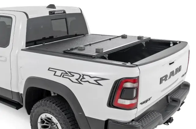 Hard Tri-Fold Tonneau Cover, korba 5,7 palců bez Ramboxů