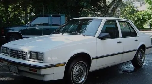 1987 - 91 CHEVROLET CAVALIER, SUNBRIRD - čelní okno