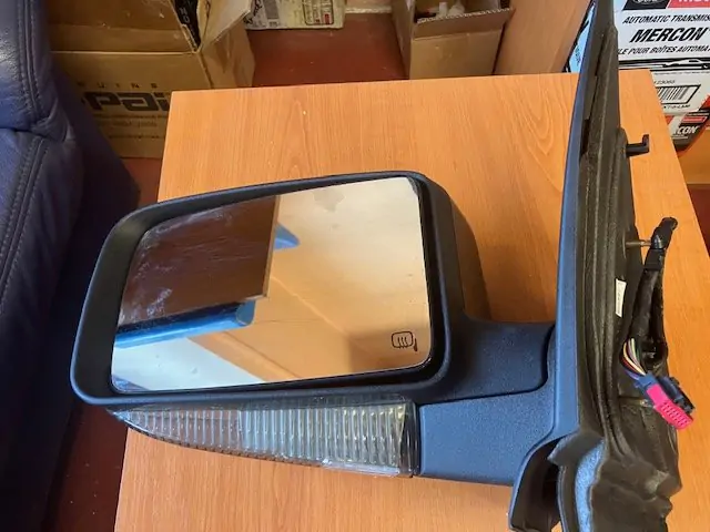 2003-04 Lincoln Navigator 	 - Zrcátko zpětné levé