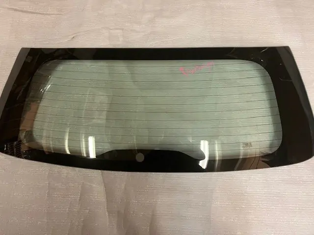 2011 - 25 Dodge Durango - zadní sklo